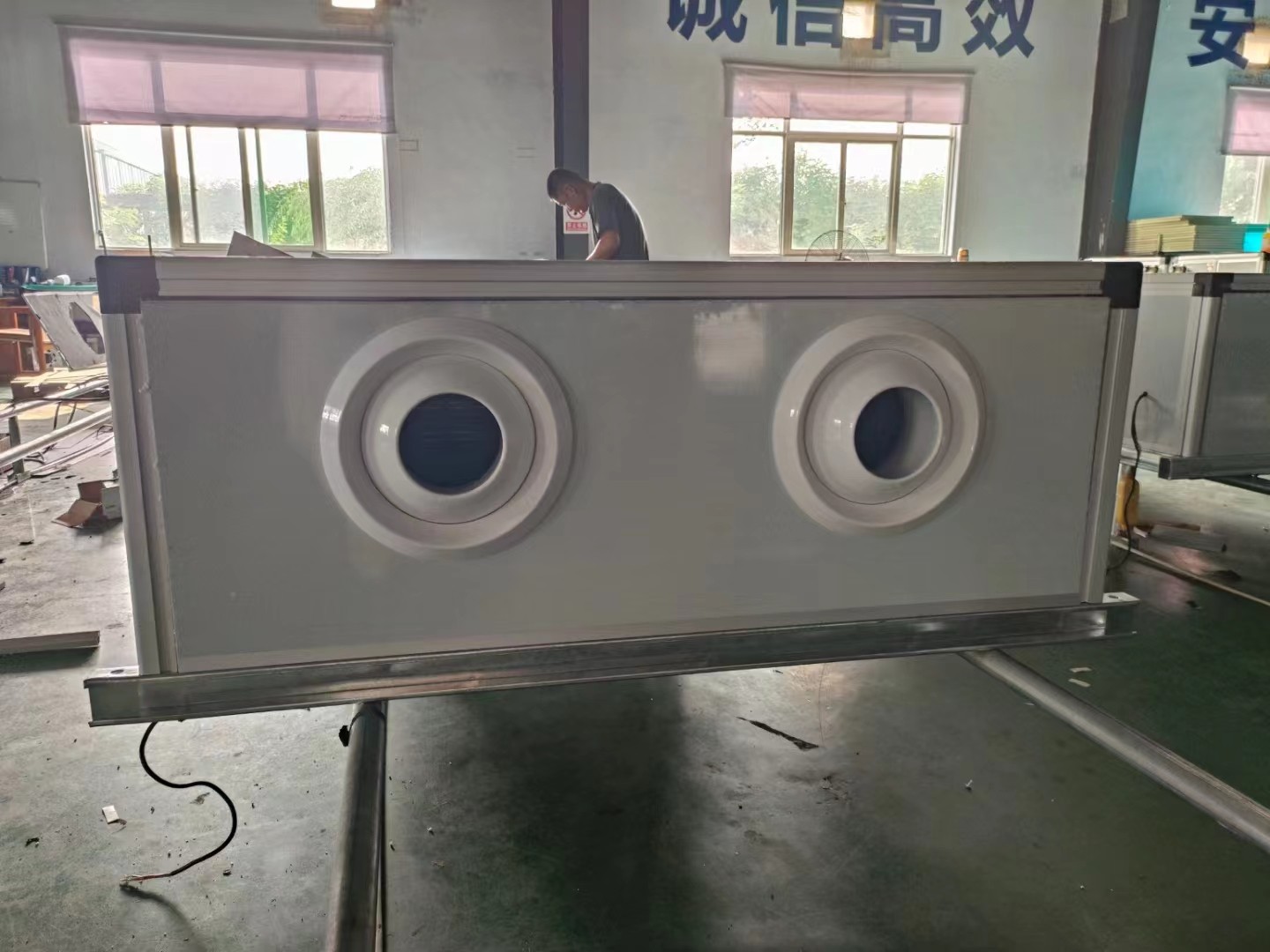 如何挑选远�E�射���空调机�l�厂�Ӟ��厂家比��品更��N�? onmousewheel=